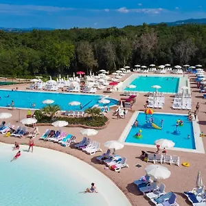 Üdülőpark Hu Village, Montescudaio
